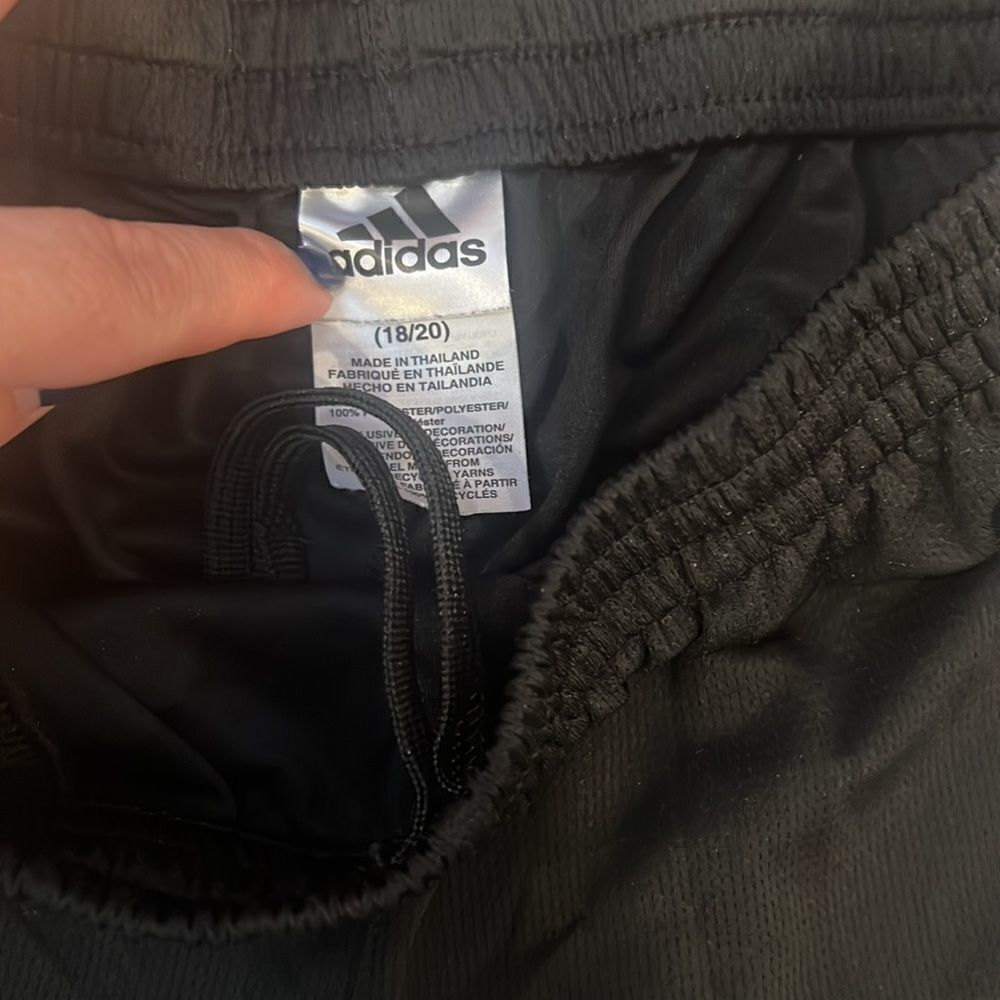 Adidas short  - Picture 5 of 6